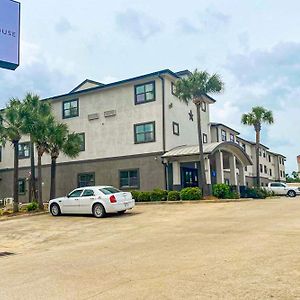 Oyo Townhouse Beaumont Medical Center Area